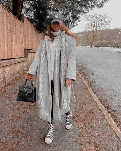 Grey Coat Outfit, Mini Skirt Outfit Winter, Winter Outfits Black Women, Winter Outfits Blackgirl, Winter Outfits Korean, Winter Outfits Casual, Looks Adidas, 00s Mode, Stile Blair Waldorf