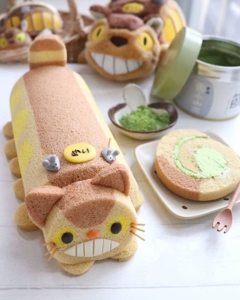 Kawaii Cakes, Totoro Party, Kawaii Foods, Ghibli Totoro, Cat Roll, Roll Cakes, Cake Rolls, Kawaii Cooking, Cream Puff