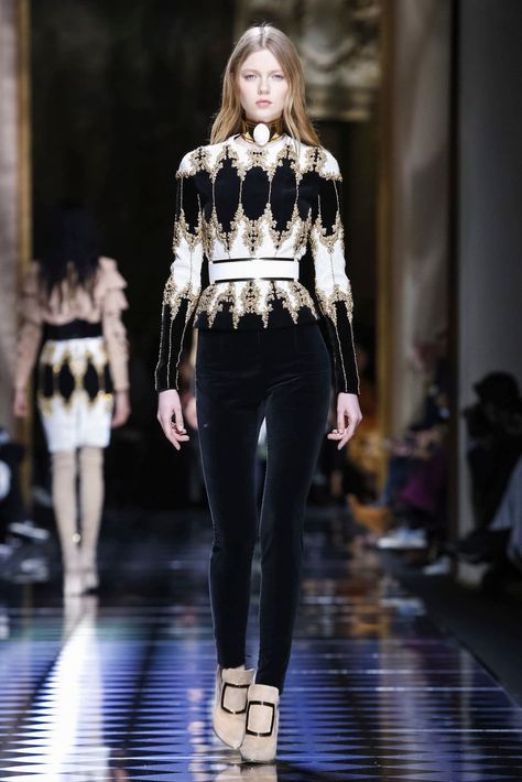 Balmain Fashion Show, Balmain Fashion, Runway Outfits, Fall Winter 2016, Fashion Mode, Outfits Casuales, Couture Fashion, Look Fashion, Paris Fashion