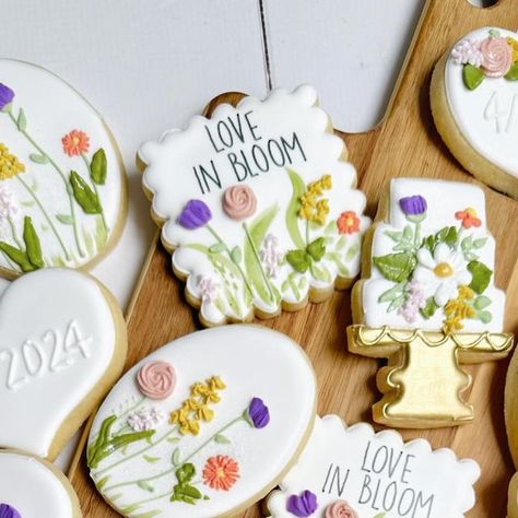 Amy Hewitt on Instagram: "LOVE IN BLOOM 🌷💐🪻

#allthebuzzcookies #tampasugarcookies #cookieart #cookiesofinstagram #loveinbloom #flowercookies #bridalshowercookies" Garden Bridal Shower Cookies, Love In Bloom Engagement Party, Love Is In Bloom Engagement Party, Wildflower Bridal Shower Cookies, Love In Bloom Bridal Shower Cookies, Love In Bloom Cookies, Love Is In Bloom Bridal Shower Cookies, Love Is In Bloom Cupcakes, Love Is In Bloom Cookies