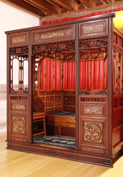 Ancient Chinese canopy bed 🛌 Antique Canopy Bed, Chinese Bed, Chinese Bedroom, Alcove Bed, Chinese Room, Ancient Chinese Architecture, Antique Chinese Furniture, Unusual Furniture, Bedding Inspiration