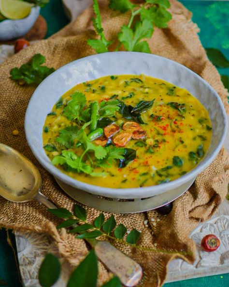 Lahsuni methi dal – Kitchen Mai Vegan Lentil Recipes, Methi Recipes, Vegan Slow Cooker Recipes, Toor Dal, Healthy Indian Recipes, Fenugreek Leaves, Dal Recipe, Gujarati Recipes, Lentil Curry