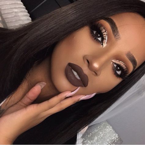 Snobb Queen™️ on Instagram: “Fall makeup in full swing!! 🍂 📷 @ms_bentivegas” Fall Makeup Looks For Brown Eyes, Makeup For Black Skin, Full Makeup, Brown Skin Makeup, Brown Lipstick, Fall Makeup Looks, 30th Bday, Beauty Make-up, Braut Make-up