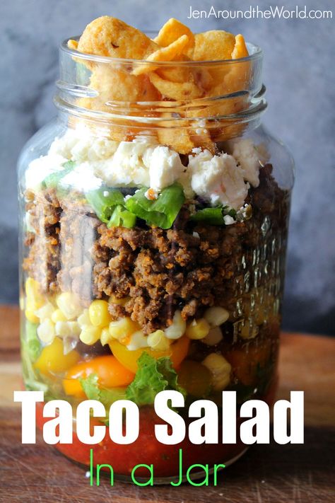 Taco Salad In A Jar, Layered Taco Salad, Jar Salad Recipes, Mason Jar Meal Prep, Layered Taco Salads, Mason Jar Lunch, Layered Taco, Mason Jar Recipe, Salad Jar Recipe