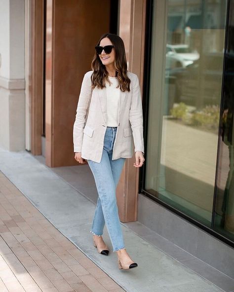 Linen Blazer Linen Blazer Outfit Women, Linen Blazer Outfit, Spring Office Outfits, Blazer Outfits For Women, Clothing Staples, Blazer Jeans, Professional Fashion, Blazer Outfits, Office Style