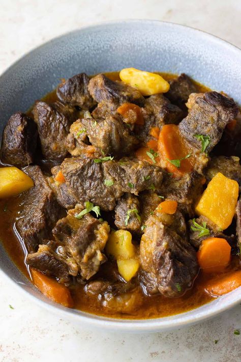 Puerto Rican Carne Guisada (Beef Stew) Puerto Rican Beef Stew, Tender Beef Stew, Puerto Rican Style, Stewed Beef, Sofrito Recipe, Tasty Beef Stew, Recetas Puertorriqueñas, Carne Guisada, Boricua Recipes