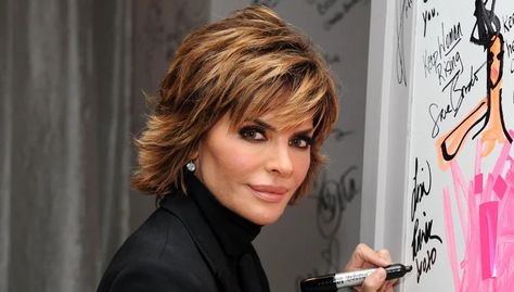 Lisa Rhinna Hairstyles, Womens Hair Cuts, Lisa Rinna Haircut, Brown Hair Cuts, Short Shag Haircuts, Shaggy Short Hair, Short Shag Hairstyles, Womens Hair, Lisa Rinna