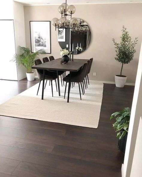 topsdecoration en Instagram: “How beautiful is this interior? Do you like this style? Yes or No? 👇 - By: @interior_by_maria - #interiorlove #instainterior #mynordicroom …” Dark Hardwood Floors Living Room, Dark Floor Living Room, Dark Wood Floors Living Room, Modern Dining Room Lighting, Dark Dining Room, Dining Room Furniture Modern, Dinning Room Design, Living Room Decor Inspiration, Modern Dining Room Tables