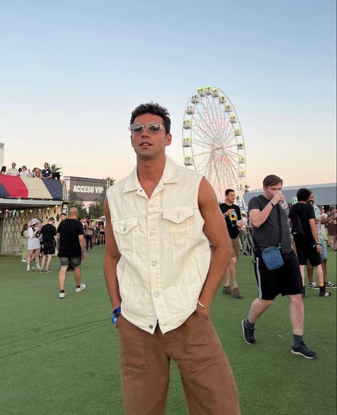 Men Coachella Outfits Festival Style, Men’s Festival Fits Summer, Male Coachella Outfits, Men Coachella Outfits, John Summit Concert Outfit, Festival Fits Men, Edm Festival Outfit Men, Keinemusik Outfit, Guy Coachella Outfits