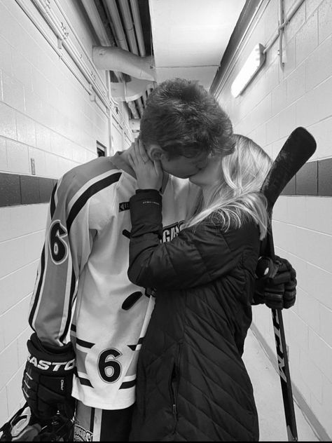 Hockey Wife, Hockey Girlfriend, Empire Series, Sports Couples, Teenage Love, Dream Boyfriend, Aesthetic Couple, Sports Romance, Couple Goals Teenagers