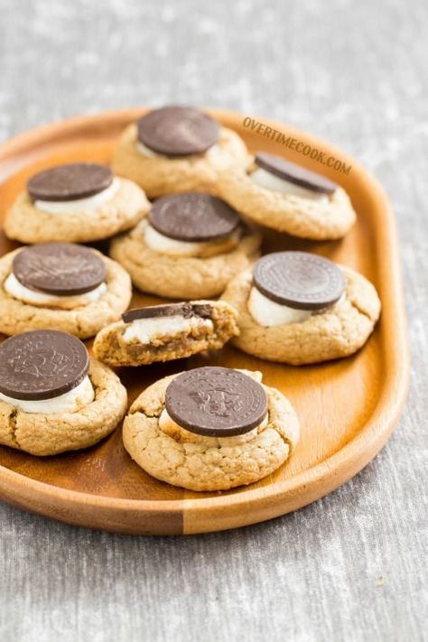 S'mores Gelt Cookies: your favorite treat turned into a hanukkah cookie! Gelt Cookies, Yule Cookies, Hanukkah 2023, Hanukkah Treats, Chanukah Recipes, Hannukah Recipes, Hanukkah Desserts, Hanukkah Recipes, Chag Sameach