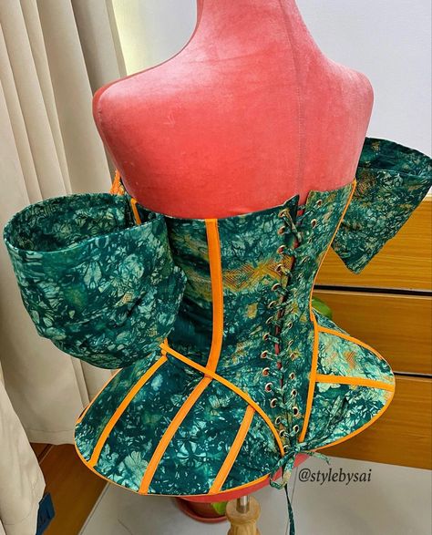 Ankara Corset Top Styles With Sleeves, Ankara Corset Top, Ankara Corset, Cage Art, Ankara Blouse, Corset Sewing, African Blouses, Ankara Short, African Lace Styles