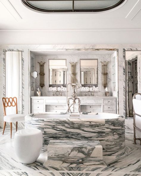 Bathroom Skylight, Paolo Moschino, Glamorous Bathroom, Powder Room Decor, Marble Bath, Classic Bathroom, Gorgeous Bathroom, Vogue Living, Powder Rooms