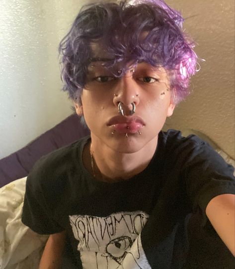 Pink Dyed Hair Men, Purple Curly Hair Men, Light Purple Hair Men, Guy Dyed Hair, Hair Color Ideas For Boys, Guy Purple Hair, Men Dyed Hair Ideas, Dyed Hair Guys, Purple Hair Guy