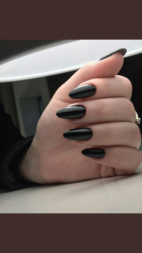 Black Oval Nails, Minimal Nails, Color Vibe, Oval Nails, Black Nails, Short Nails, Nails Inspiration, Pretty Nails, Nail Inspo