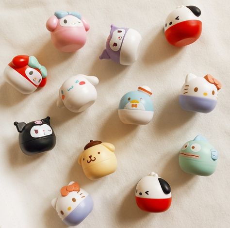 Sanrio Mini Figures, Cute Easy Polymer Clay Ideas, Sanrio Air Dry Clay, Mini Clay Keychains, Ponyo Clay Charm, Clay Crafts Figures, Air Dry Clay Mini Figures, Clay Ideas Figures, Air Dry Clay Aesthetic Ideas