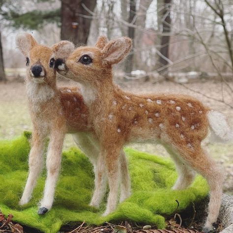 Claudia Marie Lenart (@claudiamariefelt) • Instagram photos and videos Needle Felted Deer, Felted Deer, Deer Tail, Felted Figures, Baby Camel, Form Style, Deer Fawn, Wool Animals, Needle Felting Tutorials