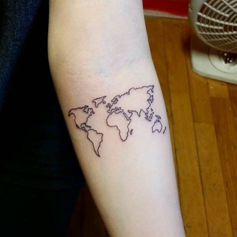 World Map Tattoo, World Map Tattoos, Map Tattoo, Fun Tattoo, Tato Henna, Petit Tattoo, Small Forearm Tattoos, Tattoos Mandala, Map Tattoos