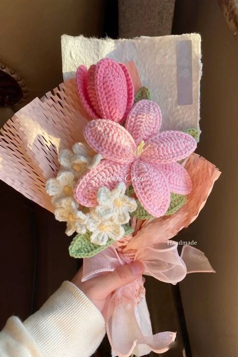 Crochet tulips bouquet, small mixed flower bouquet with pink tulips and white forget-me-nots Crochet Rose Bouquet, Family At Christmas, Mom Flowers, Crochet Store, Crochet Garden, Flowers In A Vase, Crochet Bouquet, Easy Crochet Patterns Free, Crochet Tops Free Patterns