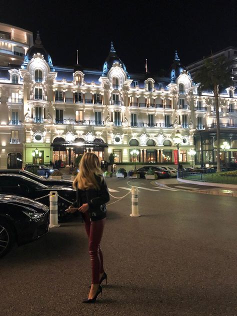 Monte Carlo Photo Ideas, Monaco Picture Ideas, Monaco Photo Ideas, Luxury Clothing Store, Billionaire Life, Montecarlo Monaco, Italy Summer, Europe Photos, Instagram Photo Ideas Posts