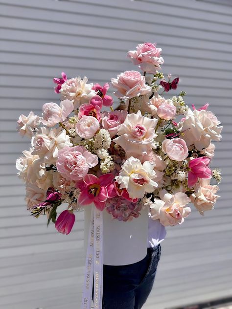 Effortlessly Pink - David Austin garden roses, Dutch tulips, lilac, peonies and hydrangea Peonies And Roses, Peonies And Hydrangeas, Boquette Flowers, Flower Guide, Flowers Bouquet Gift, Nothing But Flowers, Flower Therapy, Luxury Flowers, Beautiful Bouquet Of Flowers