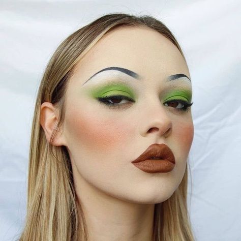 Smink Inspiration, Green Eyeshadow, Make Up Inspo, Creative Makeup Looks, Editorial Makeup, Makeup Goals, Love Makeup, Pretty Makeup, Creative Makeup