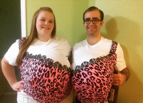 Married Couple Costumes, Halloween Casal, Partner Costumes, Easy Couples Costumes, Costume Ideas For Halloween, Punny Halloween Costumes, Couples Costumes Creative, Halloween Costumes Diy Couples, Costume Bra