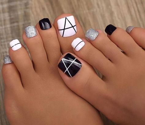 Nail Designs Toenails, Black Toe Nails, Nail Polish Ideas, Feet Nail Design, Pedicure Nail Designs, Gel Toe Nails, Acrylic Toes, Acrylic Toe Nails, Toe Nail Color