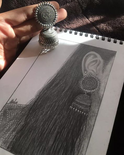 #pencilsketch #drawing #earring #jhumka #jhumkaaesthetic #eardrawing #jhumkadrawing #aesthetic #indianaesthetic Jumka Drawing Pencil, Jhumka Drawing Easy, Jhumka Designs Drawing, Drawing Ideas Creative Pencil, Jhumka Drawing Sketch, Jhumka Mandala Art, Jhumka Painting, Jhumka Drawing, Shading Drawing Easy