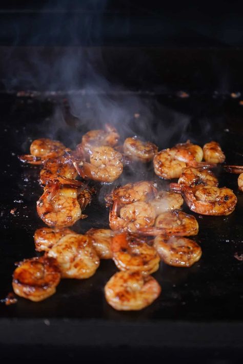 Hot Honey Garlic Shrimp on the Blackstone - Stef's Eats and Sweets Shrimp Griddle Recipes, Grilled Shrimp On Blackstone, Blackstone Grill Fish Recipes, Black Stone Shrimp, Blackstone Seafood Recipes, Shrimp On The Blackstone Grill, Shrimp On Blackstone Griddle, Blackstone Shrimp Recipes, Shrimp On The Blackstone