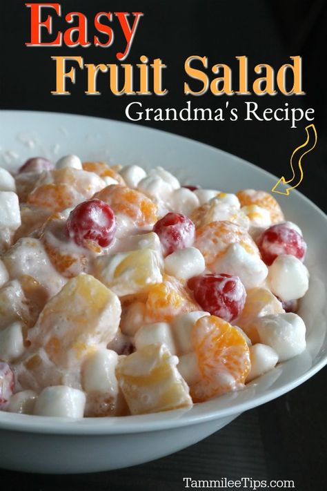 Easy Fruit Salad Recipe with sour cream and marshmallows. This recipe is great for holiday parties or family dinners. A great winter fruit salad since you can use fruit from cans and not have to stress about getting fresh fruit. Fruit Salad With Cream, Fruit Cocktail Salad, Recipe With Sour Cream, Easy Fruit Salad, Fruit Salad With Marshmallows, Ambrosia Fruit Salad, Easy Fruit Salad Recipes, Winter Fruit Salad, Creamy Fruit Salads