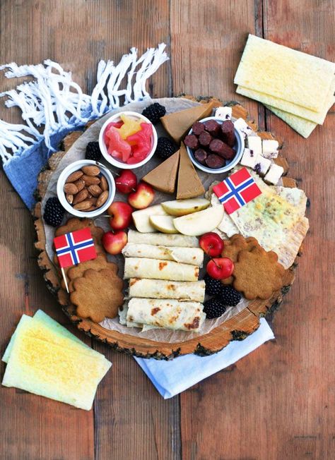 Scandinavian snack board: Delicious Nordic snacks make up this party-ready snack board. Nordic Snacks, Syttende Mai, Norwegian Culture, Cheap Recipe, Norway Food, Swedish Dishes, Open Faced Sandwich, Norwegian Food, Scandinavian Food