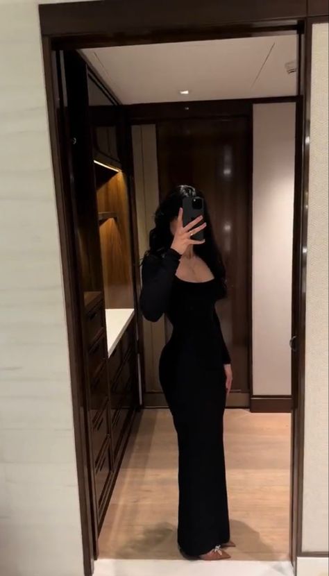 Thewizardliz Outfit, Long Body Con Dress Outfit, Black Hair Outfit, Bodycon Dress Aesthetic, Long Dresses Black, Dress With Heels, Maxi Dress Long Sleeve, Tall Dress, Dress Square Neck