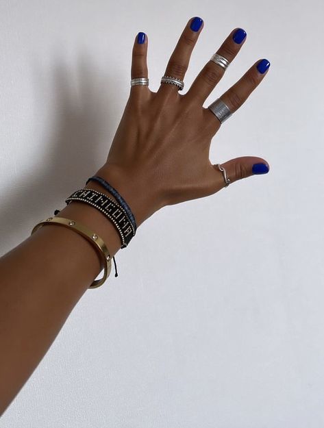 Short Nails With Rings, Short Nails And Rings, Shellac Nails Blue, Dark Blue Nails Short, Nails Rings, Zara Style, Rings Blue, Hippie Rings, Minimal Nails