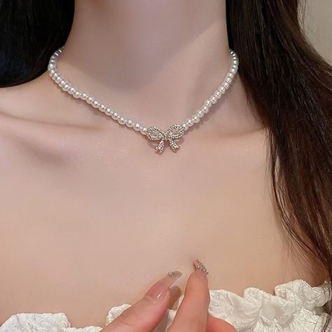 Dainty Coquette Pearl Choker Simple Silver Single Pearl Row Necklace Brand New In Bubble Wrap Never Touched Soft Jewelry Aesthetic, Croquette Accessories, Simple Pearl Jewelry, Every Day Jewelry, Pearl Accessories Outfit, Cute Silver Necklaces, Coquette Necklaces, Christmas Accessories Jewelry, Coquette Accesorios