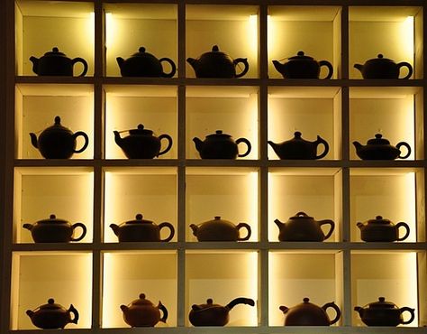 Lijiang Tea Pot Display Tea Store Design, Lijiang China, Alter Do Chao, Tea Display, Tea Lounge, Lijiang, Zen Room, Tea Cafe, Tea Store