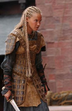 Barbarian Cosplay, Viking Attire, Street Fighter Girls, Kristanna Loken, Viking Warrior Woman, Viking Braids, Viking Dress, Viking Costume, Viking Women