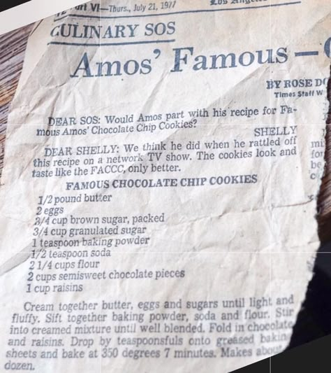 Famous Amos Chocolate chip cookie recipe from LA Times Famous Amos Chocolate Chip Cookies Recipe, Famous Amos Cookie Recipe, Cookies Recipes Chocolate, Famous Chocolate Chip Cookies, Raya Cookies, Famous Amos Cookies, Black Cat Superstition, Famous Amos, Kuih Raya