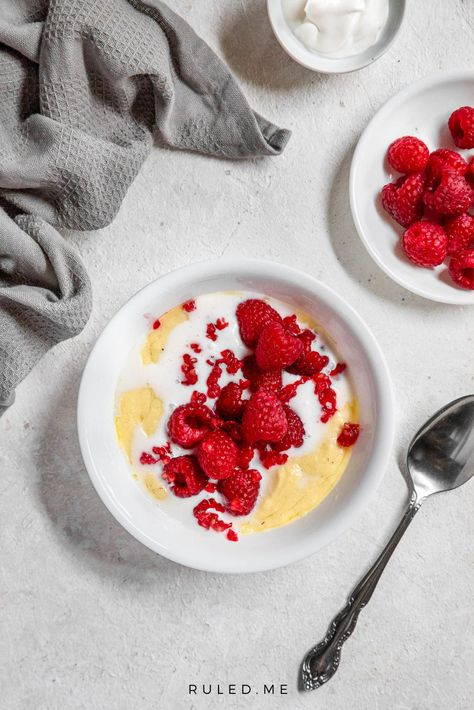 Fall is here and I am so excited for the chilly mornings to start rolling in to enjoy some hot cereal. Cereal is hard to come by on the keto diet, cold or hot, so this is where this scrumptious coconut porridge comes in to play! #hotcereal #porridge #ketobreakfast Flour Porridge, Keto Porridge, Coconut Porridge, Breakfast Paleo, Keto Kitchen, Keto Granola, Wheat Free Recipes, Hot Cereal, Fresh Raspberries