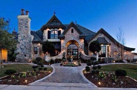 Big stone house with black roofing Utah Parade Of Homes, Dröm Hus Planer, Dream Mansion, Parade Of Homes, Luxury Homes Dream Houses, Dream House Exterior, House Goals, Dream House Plans, Pretty House