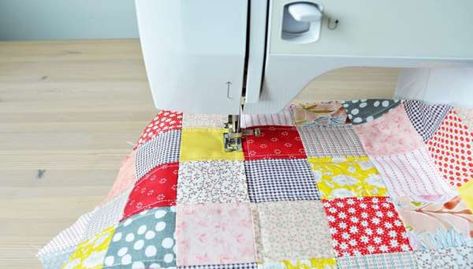 Hexagon Quilt Tutorial, Easy Quilting Techniques, Missouri Quilt Tutorials, Advanced Sewing Projects, Machine Quilting Tutorial, How To Quilt, Sewing Machine Quilting, Free Motion Quilting Patterns, Make A Quilt