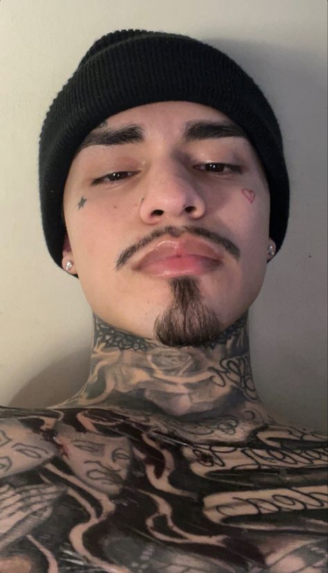 just ricky 😩 Face Tattoos Boys, Mexicans With Tattoos, Fine Guys With Tattoos, Face Tattoo Men Ideas, Tattoed Guys Aesthetic, Fine Mexican Men, Murda Ricky, Face Tattoos Men, Face Tattoo Men