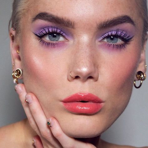 Linda Hallberg Cosmetics on Instagram: “✨Lavender eyes✨ @lindahallberg used The Spectral Palette in the shade Eerie on the eyes. Lips and cheeks are Fantastick Lipstick in I Die 😍…” Lavender Haze Eye Makeup, Lavander Makeup Look, Lavender Eyeliner, Lavender Eyeshadow Looks, Lavender Eye Makeup, Lavender Makeup Looks, Lavender Eyeshadow, Lavender Makeup, Foundation Swatches