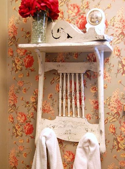 Repurposed Art, Chair Parts, Rustic Wood Furniture, Shabby Chic Living, Dekor Diy, Shabby Chic Living Room, Old Chair, Old Chairs, Shabby Chic Bedrooms