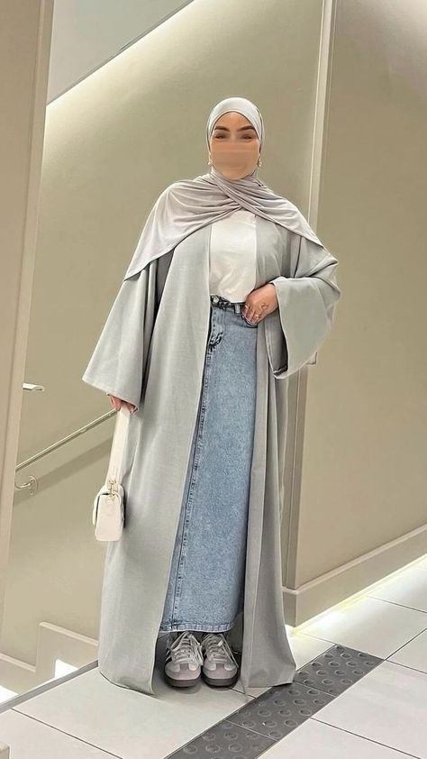 Abaya With Skirt, Open Abaya Outfit, Habibi Fashion, Hijabi Skirt Outfits, Open Abaya Style, Fall Maxi Skirt Outfits, Billionaire Homes, Islamic Modest Fashion, Modest Outfits Muslim