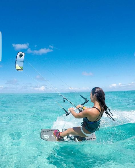 What more could you dream of?! Wakeboarding Girl, Surf Pool, Gopro Surfing, Pool Workout, Sup Surf, Water Photography, Cycling Art, Kitesurfing, Windsurfing