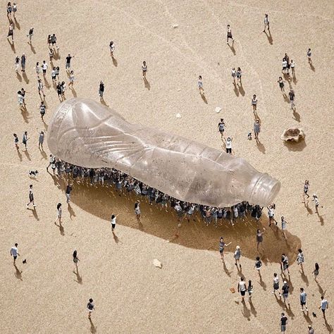 Alessandra Lemelle on Instagram: “Cleaning up #environment #nature #beach #plastic #clean #people #sustainability #sea #future #art #bottle #digitalart #design #igers #vsco…” Conservation Photography, Beach Clean Up, Clever Advertising, Social Advertising, 광고 디자인, Ad Of The World, Creative Advertising Campaign, Publicidad Creativa, Art Appliqué