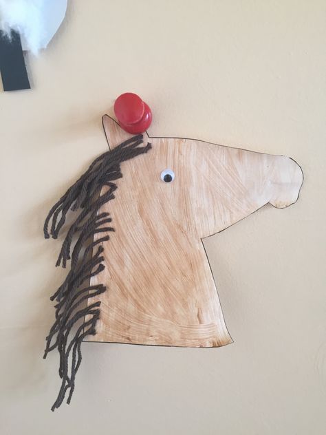 Horse craft preschool farm Horse Preschool Craft, Horse Crafts For Toddlers, Horse Craft Preschool, Horse Activities For Preschool, Horse Craft For Toddlers, Horse Crafts Kids, Farm Theme Crafts, Farm Unit Preschool, Preschool Farm