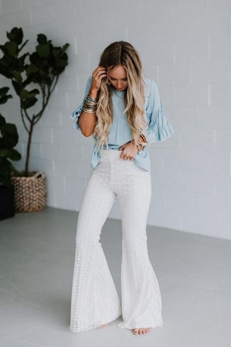 White Lace Pants Outfit, Lace Pants Outfit, Cream Wide Leg Pants, White Bell Bottoms, White Lace Pants, Bell Bottom Jeans Outfit, Flare Jeans Outfit, White Flared Jeans, Outfit Festival