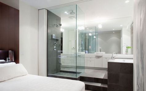 Open Bathroom Design Ideas, Bathroom In Bedroom, Open Plan Bedroom, Open Bathroom Concept, Small Bathroom With Bath, Bathroom With Bath, Open Bedroom, Glass Toilet, Transparent Bathroom